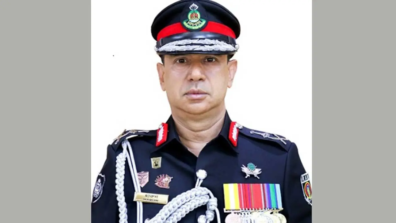 র্যাবের সাবেক মহাপরিচালক ও স্ত্রীর সঞ্চয়পত্র-ব্যাংক হিসাব ফ্রিজ