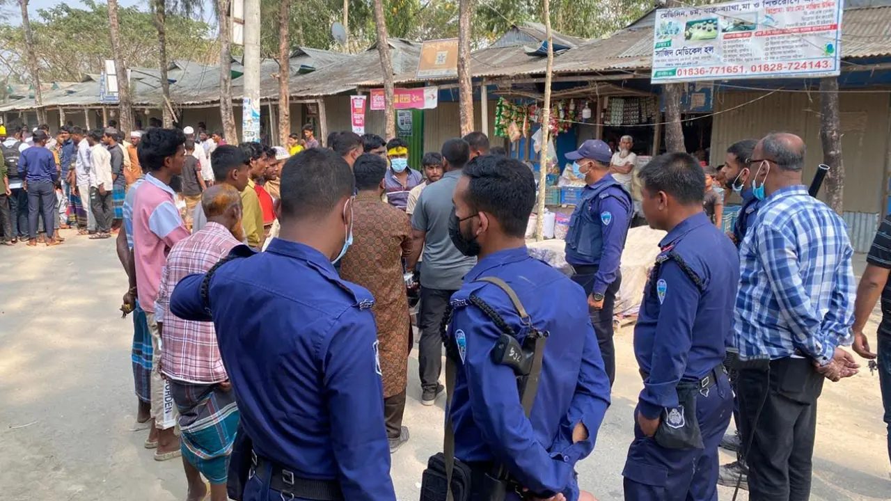হাতিয়ায় ক্ষতিগ্রস্ত এলাকা পরিদর্শনে গিয়ে হামলার শিকার এমপি