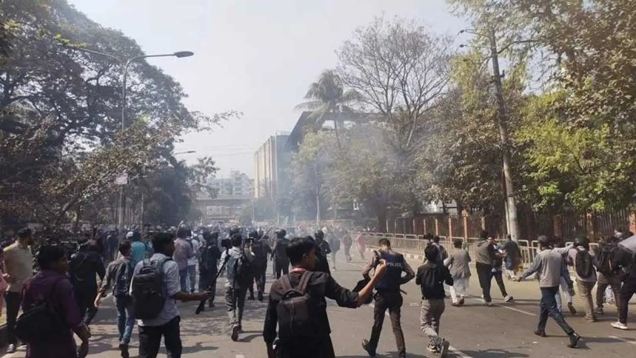 নবম পে-স্কেলের দাবিতে ভুখা মিছিলে হামলার নিন্দা