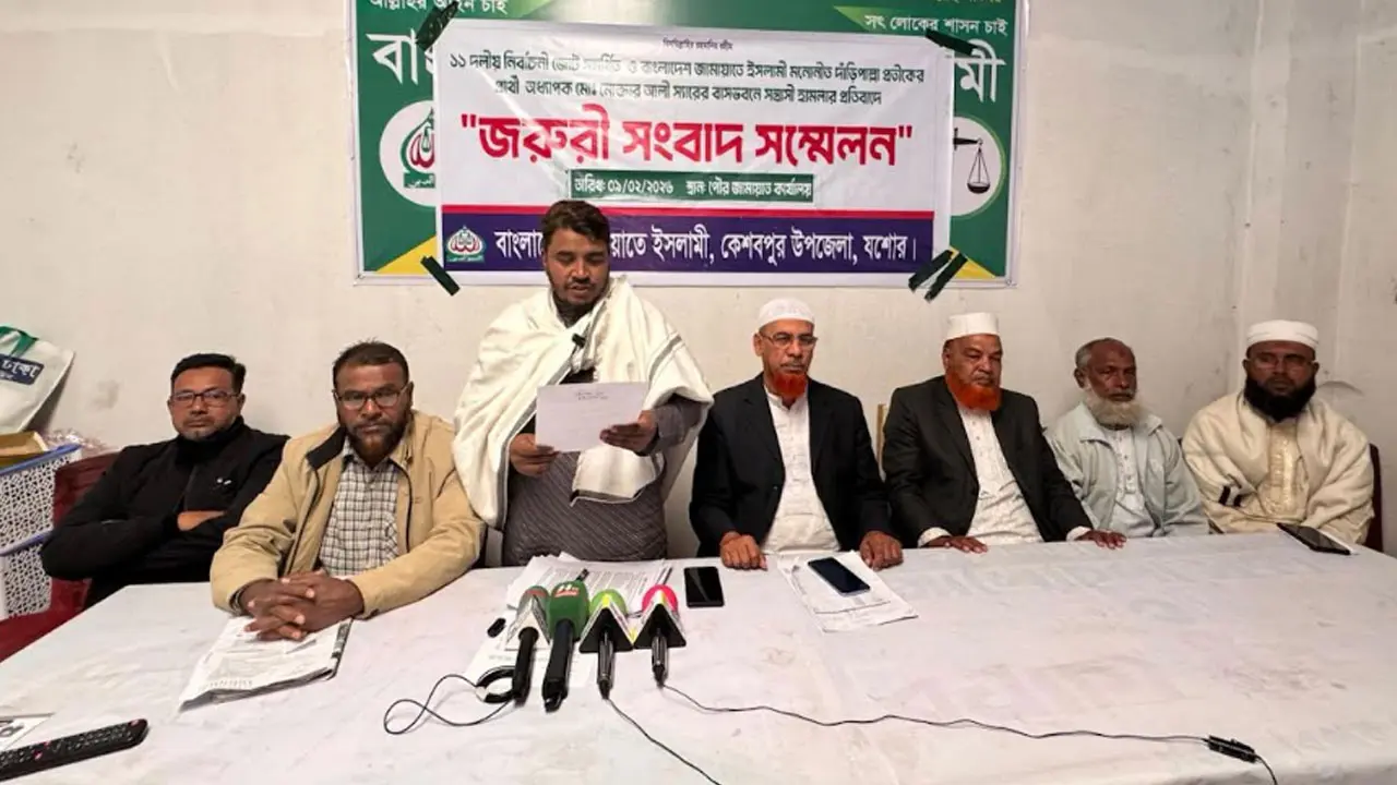 যশোরে দাঁড়িপাল্লা প্রতীকের প্রার্থীর বাড়িতে ককটেল নিক্ষেপের অভিযোগ