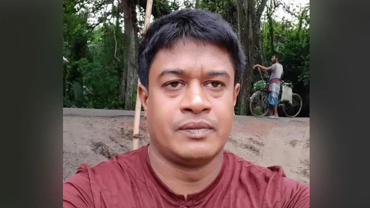 স্ত্রীকে দেখতে এসে সাবেক ছাত্রলীগ নেতা হামলার শিকার, বাড়িতে অগ্নিসংযোগ