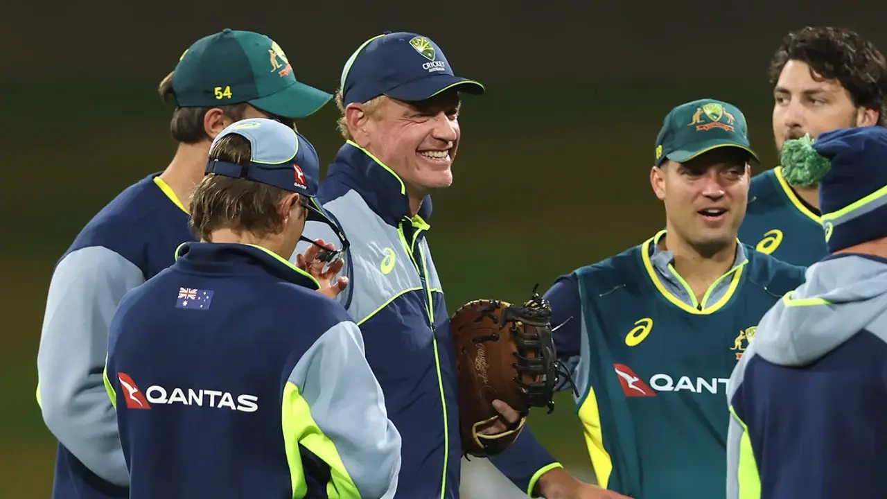 বিশ্বকাপ থেকে অস্ট্রেলিয়ার বিদায়ে যাদের ওপর দায় দিলেন কোচ