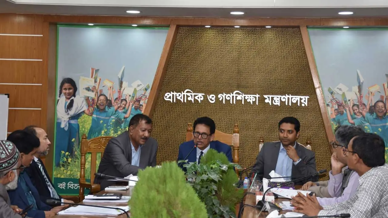 শিক্ষাব্যবস্থা কার্যকর করতে পুরোনো চিন্তাধারা থেকে বের হতে হবে