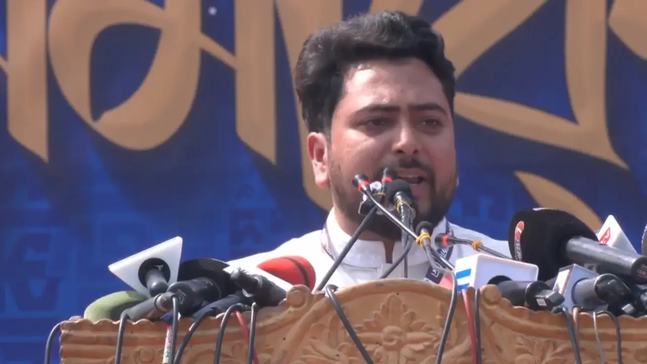 সন্ধ্যার মধ্যে সিদ্ধান্ত বাতিল না করলে ইসি ঘেরাওয়ের হুঁশিয়ারি নাহিদের