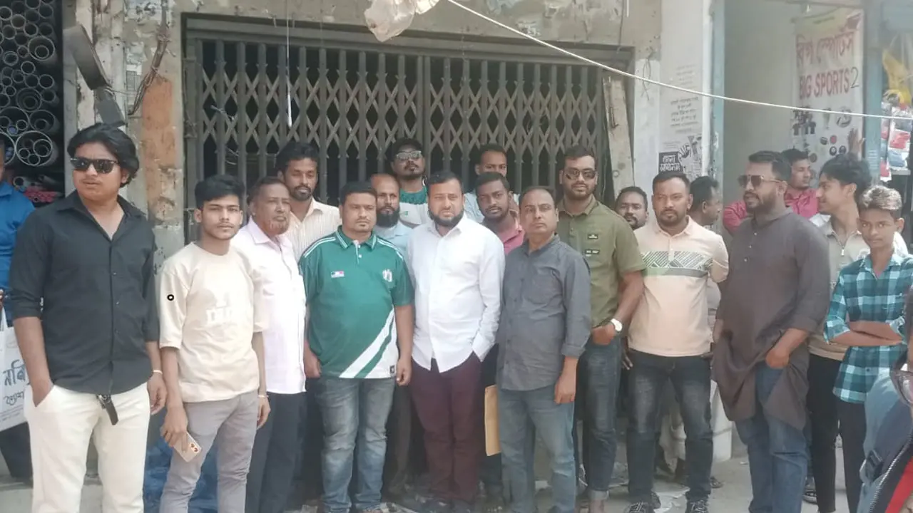 নোয়াখালী জেলা আ.লীগের কার্যালয়ে তালা দিল যুবদল, আটক ৫