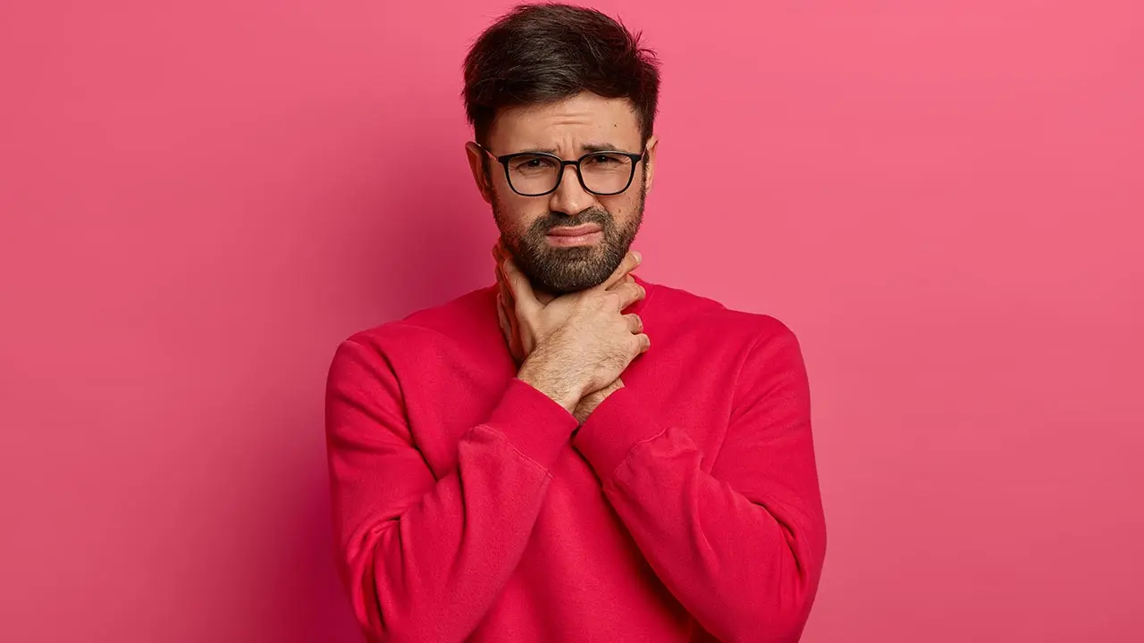 এই সময়ে গলা ব্যথা? জেনে নিন ঘরোয়া সমাধান