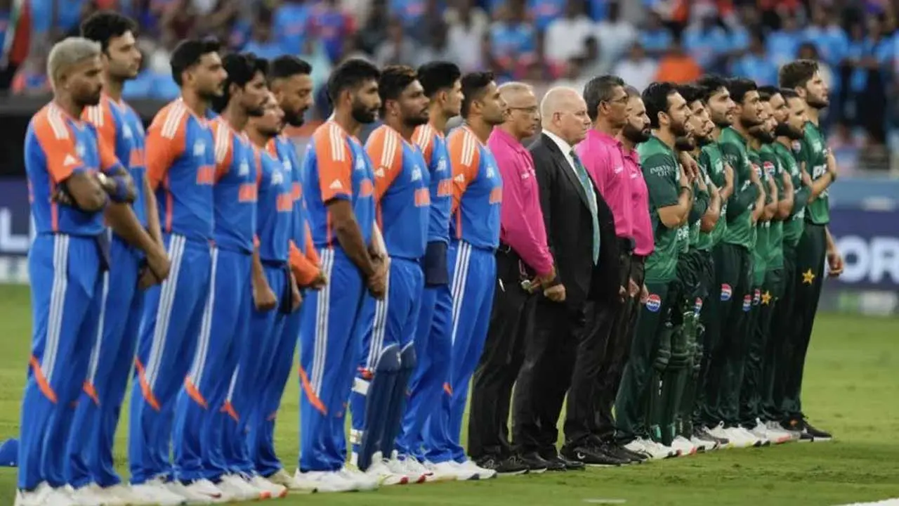 বয়কটের সিদ্ধান্ত প্রত্যাহার, ভারতের বিপক্ষে খেলতে রাজি পাকিস্তান