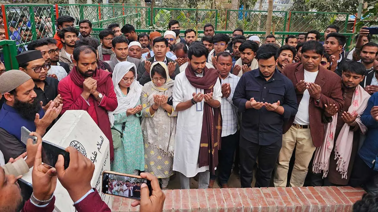 একটি নির্দিষ্ট দলকে বিশেষ সুবিধা দেওয়া হচ্ছে : আসিফ মাহমুদ