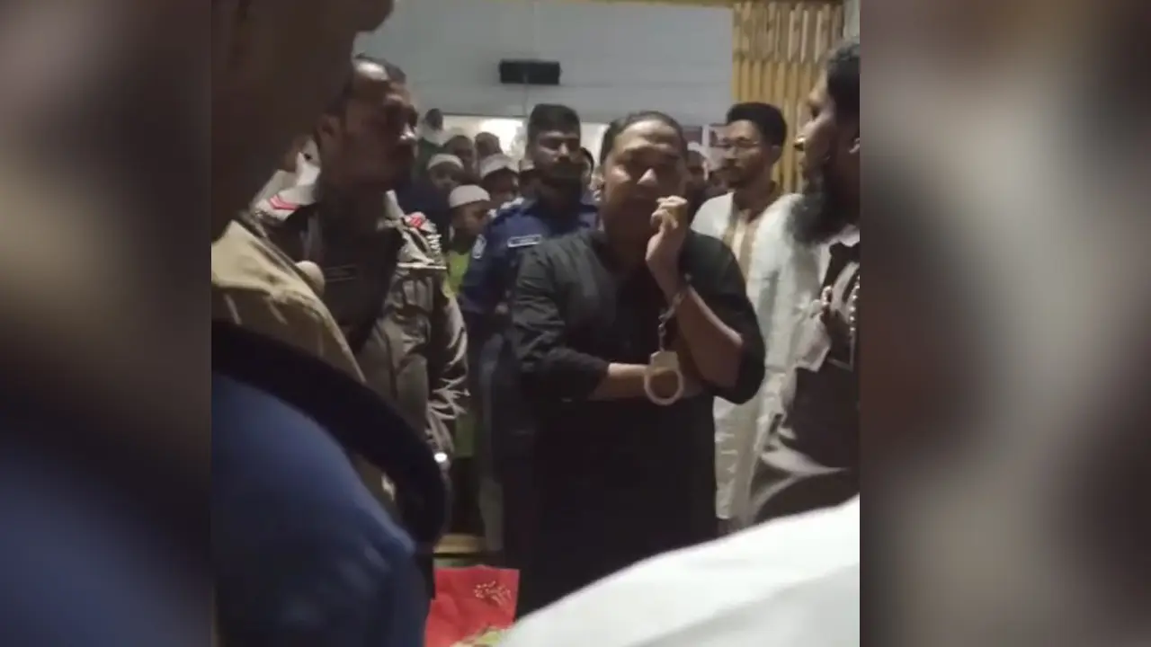 সাভারে মায়ের জানাজায় এসে মাফ চাইলেন রানা