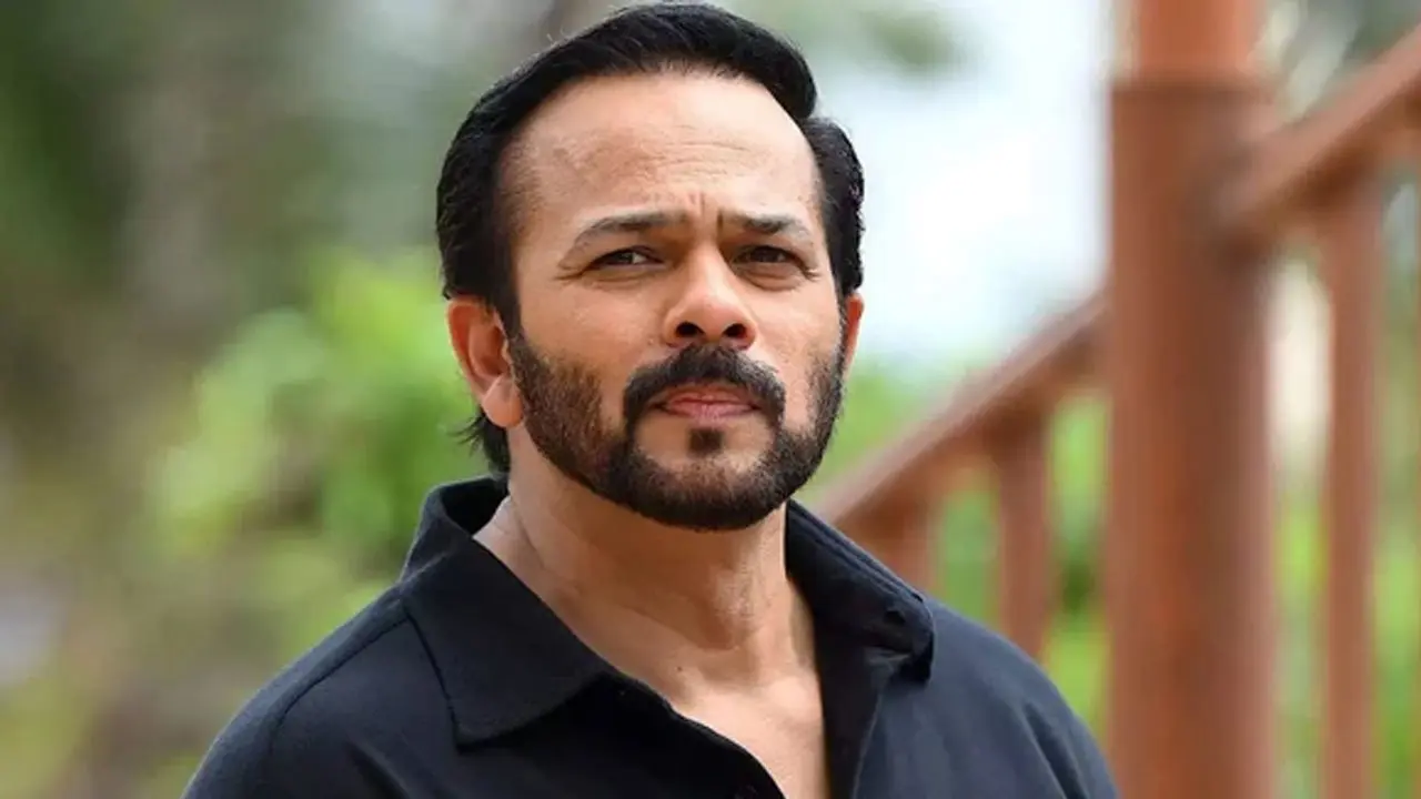 এবার বলিউড নির্মাতার বাড়িতে গুলিবর্ষণ