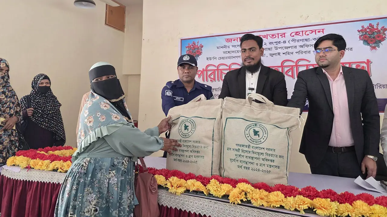 সরকারি দপ্তরে হয়রানিমুক্ত সেবা নিশ্চিত করার আহ্বান আখতারের