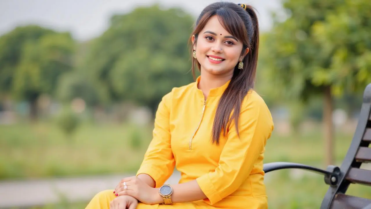 ‘ছোটবেলায় মনে হতো আমার নাক বেশি বোঁচা’