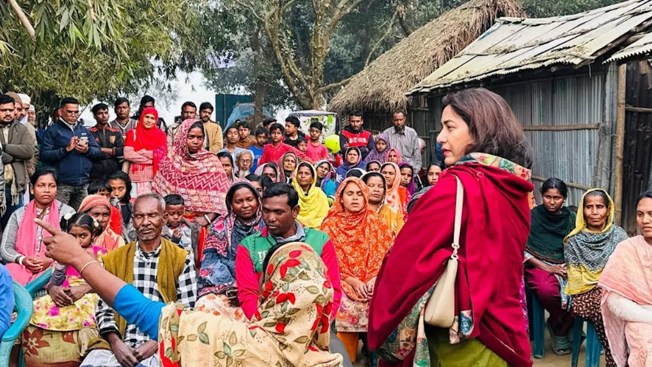 বাবার পক্ষে ভোট চাইতে গ্রাম থেকে গ্রামে ছুটছেন শামারুহ মির্জা