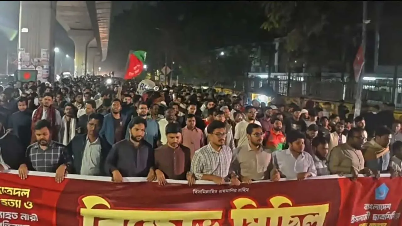 গাজীপুরে নারী ব্যবসায়ীকে হত্যার প্রতিবাদে রাজধানীতে শিবিরের বিক্ষোভ
