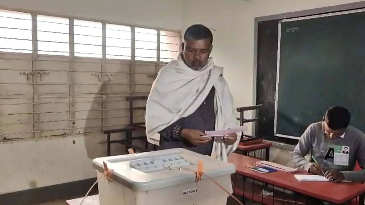 ভোট দিয়ে যা বললেন জামায়াত প্রার্থী শিশির মনির