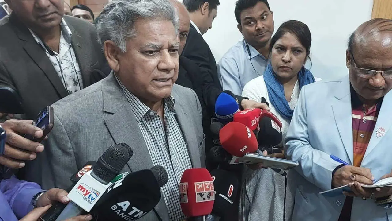 ‘ফেবারঅ্যাবল’ না হলে বিদেশি কোম্পানির সঙ্গে চুক্তি হবে না : নৌ উপদেষ্টা