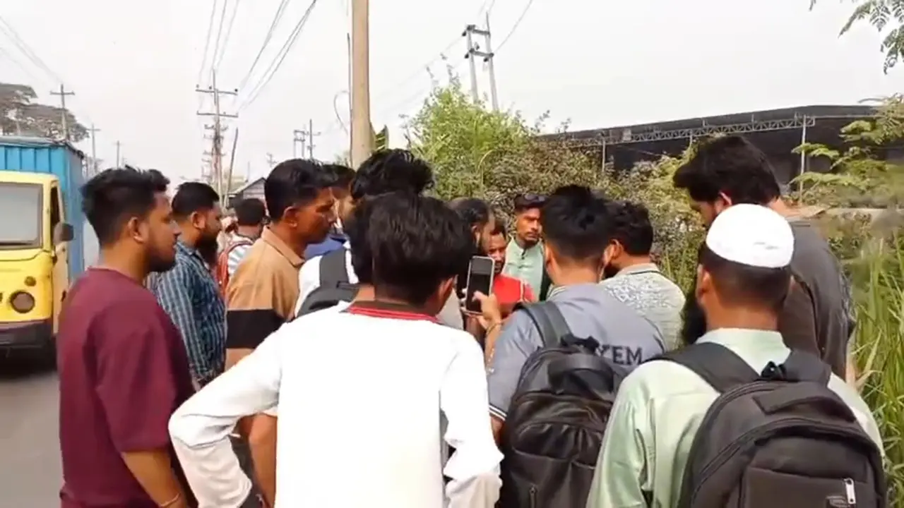 ফাঁকা গুলি ছুড়ে বিকাশ এজেন্টের ৩ লাখ টাকা ছিনতাইয়ের অভিযোগ