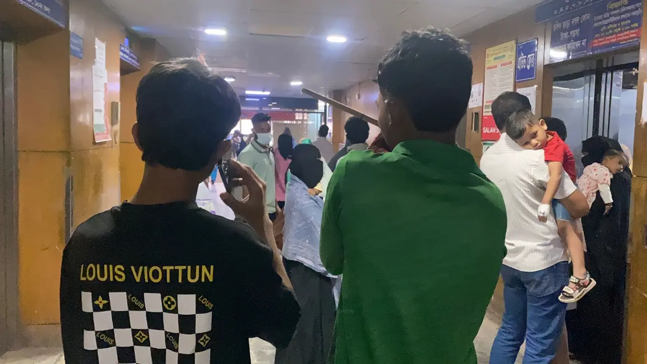 সিরাজদিখানে দুই পক্ষের সংঘর্ষ, টেঁটাবিদ্ধসহ আহত ৯
