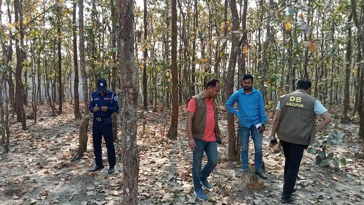 টিকটক ভিডিও করতে গিয়ে গজারি বনে মিললো অর্ধগলিত লাশ