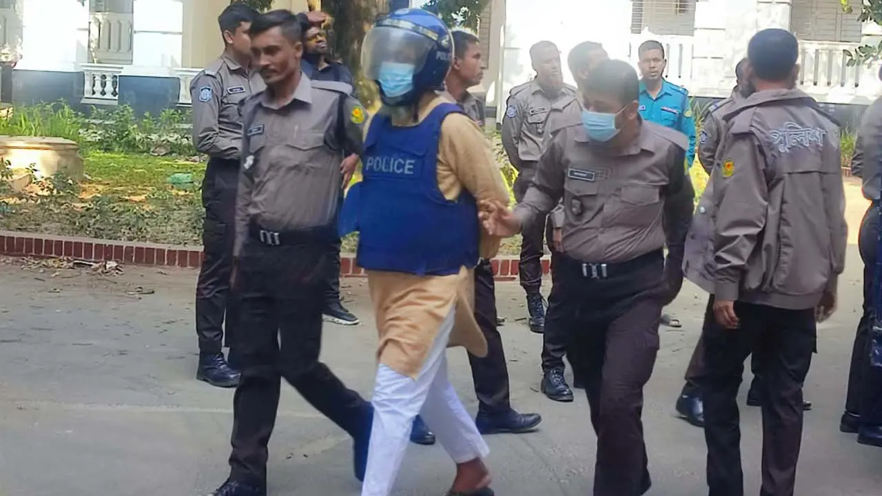 আশুলিয়ায় লাশ পোড়ানো মামলা : ট্রাইব্যুনালে হাজির করা হয়েছে ৮ আসামি
