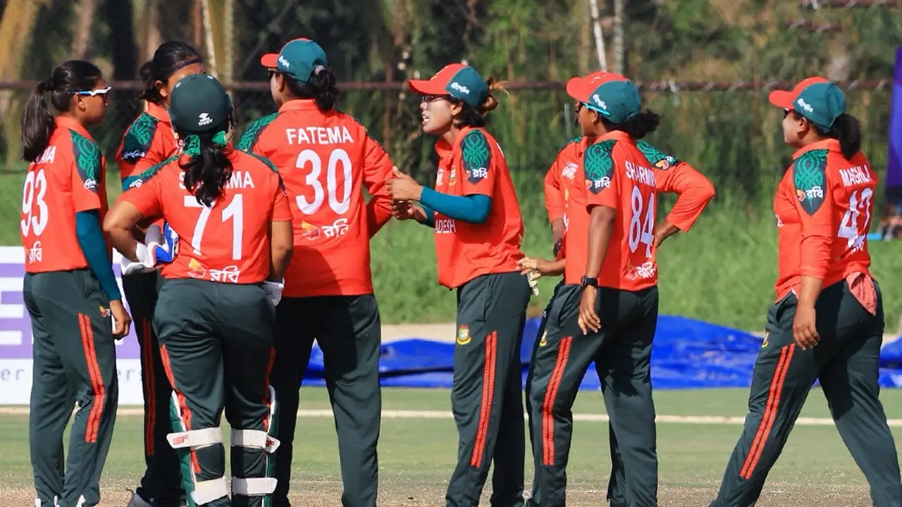 ভারতের কাছে হেরে শিরোপার স্বপ্নভঙ্গ বাংলাদেশের