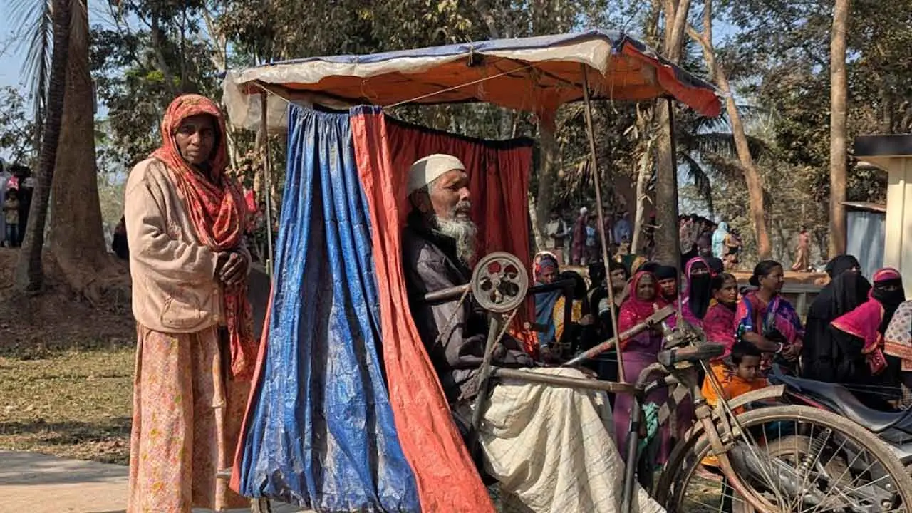 ‘আল্লায় যেন ভালো মানুষরে ক্ষমতায় আনে, যে আমাগো কষ্ট বুঝবো’