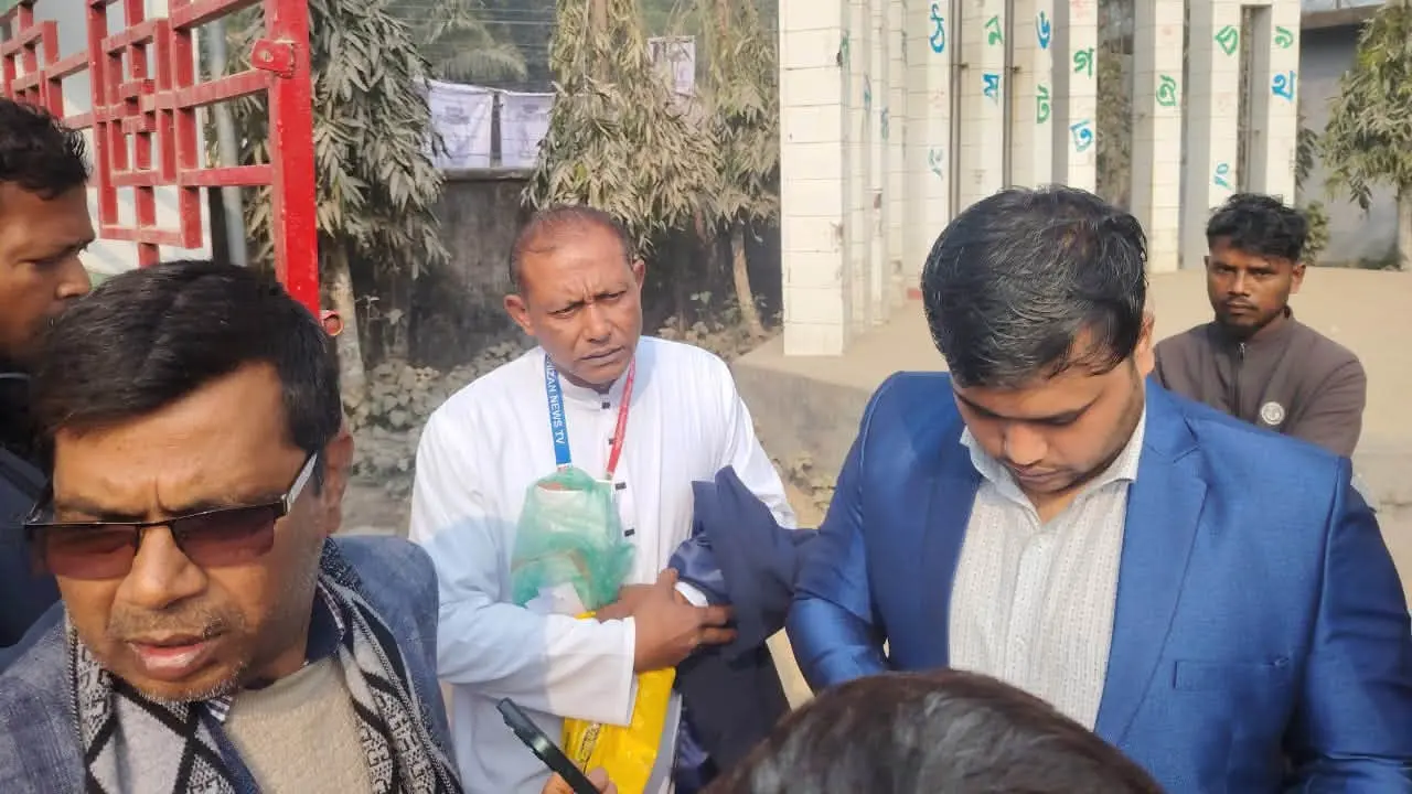 নমুনা ব্যালটসহ যুবশক্তির আহ্বায়ক আটক