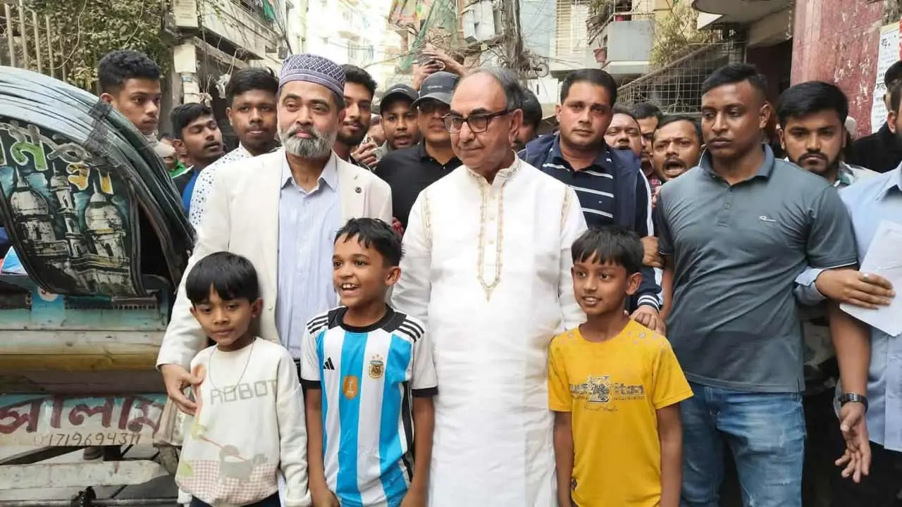 সরকারের একটি মহল কিছু প্রার্থীকে জয়ী করার চেষ্টা করছে : মির্জা আব্বাস