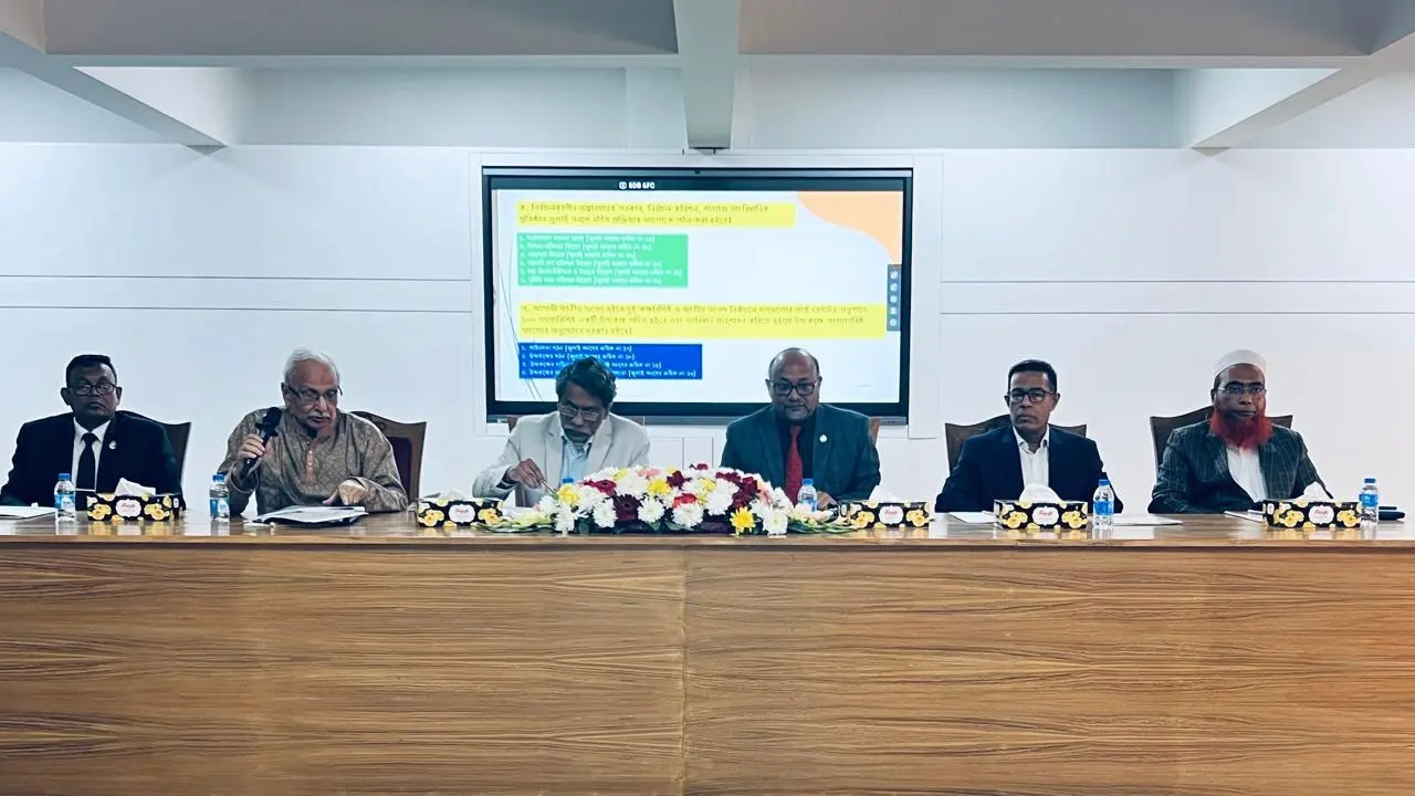 সরকারের ফ্যাসিস্ট হয়ে ওঠার পথ বন্ধ করতেই এই গণভোট : আলী রীয়াজ