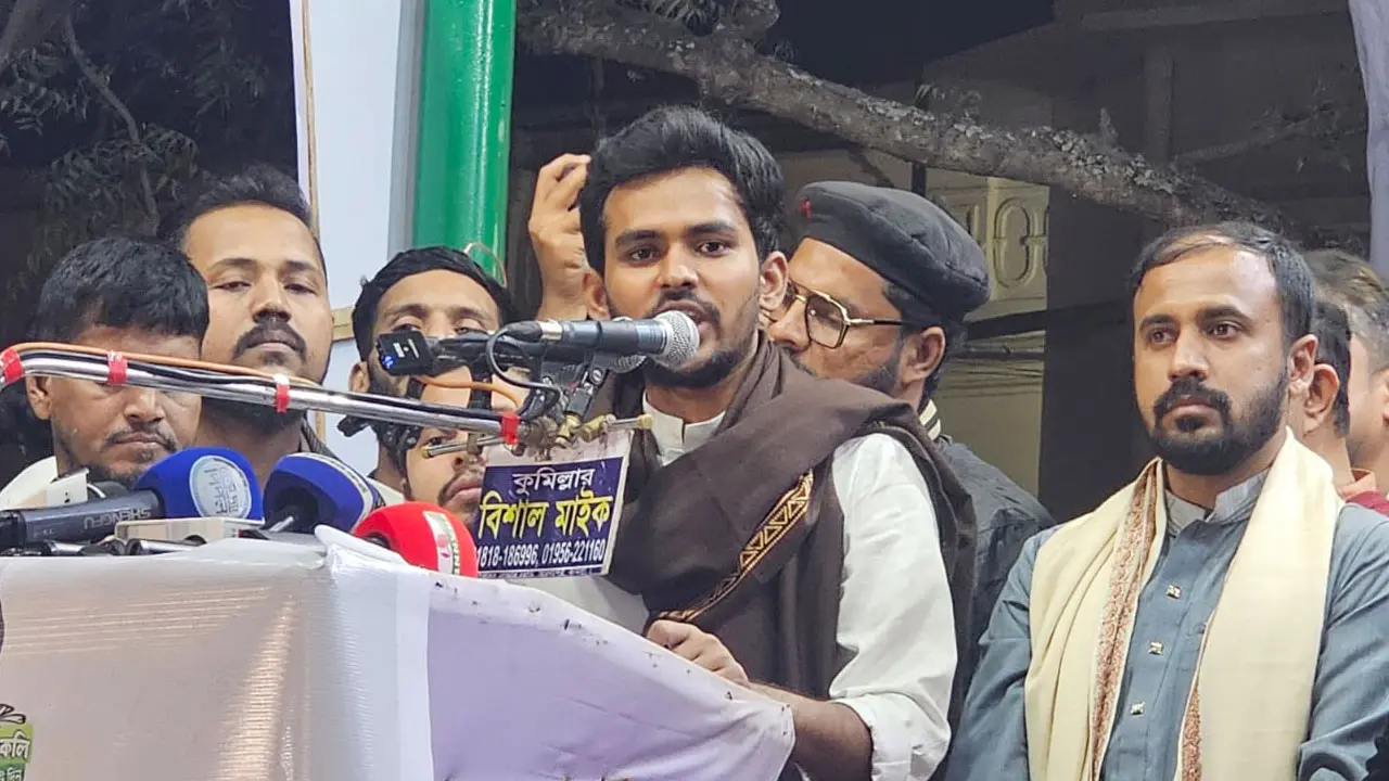ফ্যামিলি কার্ড দেওয়ার নামে বিএনপি বিভ্রান্তি ছড়াচ্ছে : আসিফ মাহমুদ