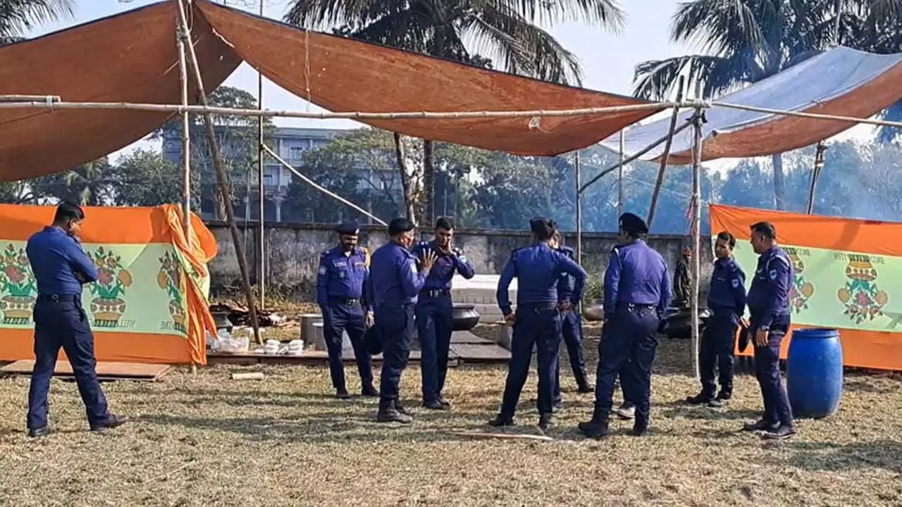 খালেদা জিয়ার দোয়া মাহফিলে দুর্বৃত্তদের হামলা, খাবার লুট