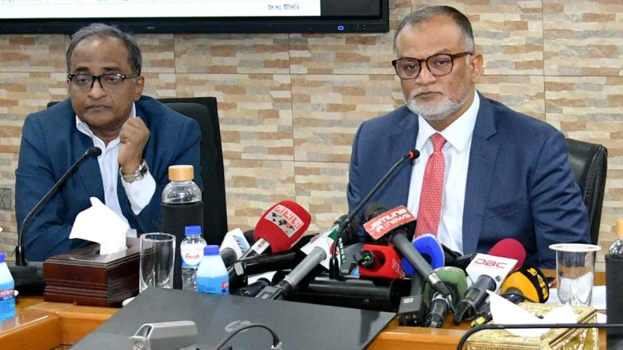 গতবছরের চেয়ে এবছরের রমজান হবে স্বস্তিদায়ক : বাণিজ্য উপদেষ্টা