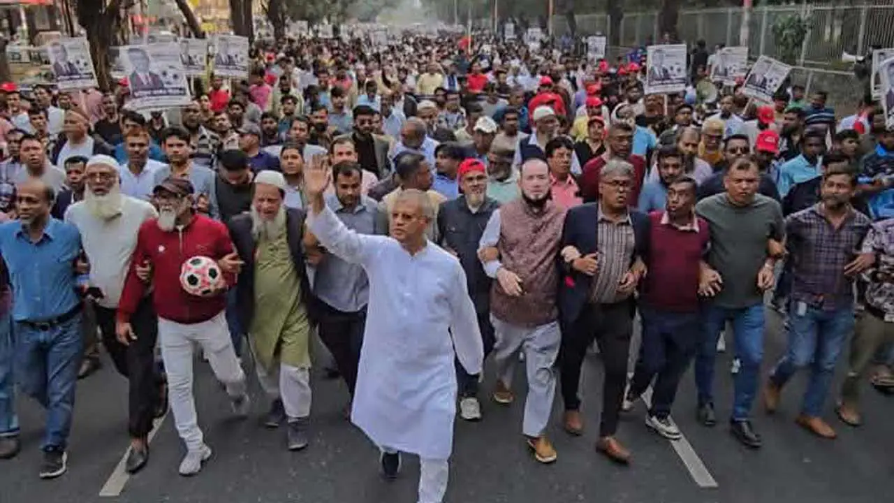 জিয়াউর রহমান ও খালেদা জিয়ার কবর জিয়ারত করে নীরবের প্রচারণা শুরু