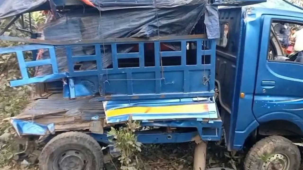 বোয়ালমারীতে ট্রেনের ধাক্কায় তিন শ্রমিক নিহত, আহত ১০