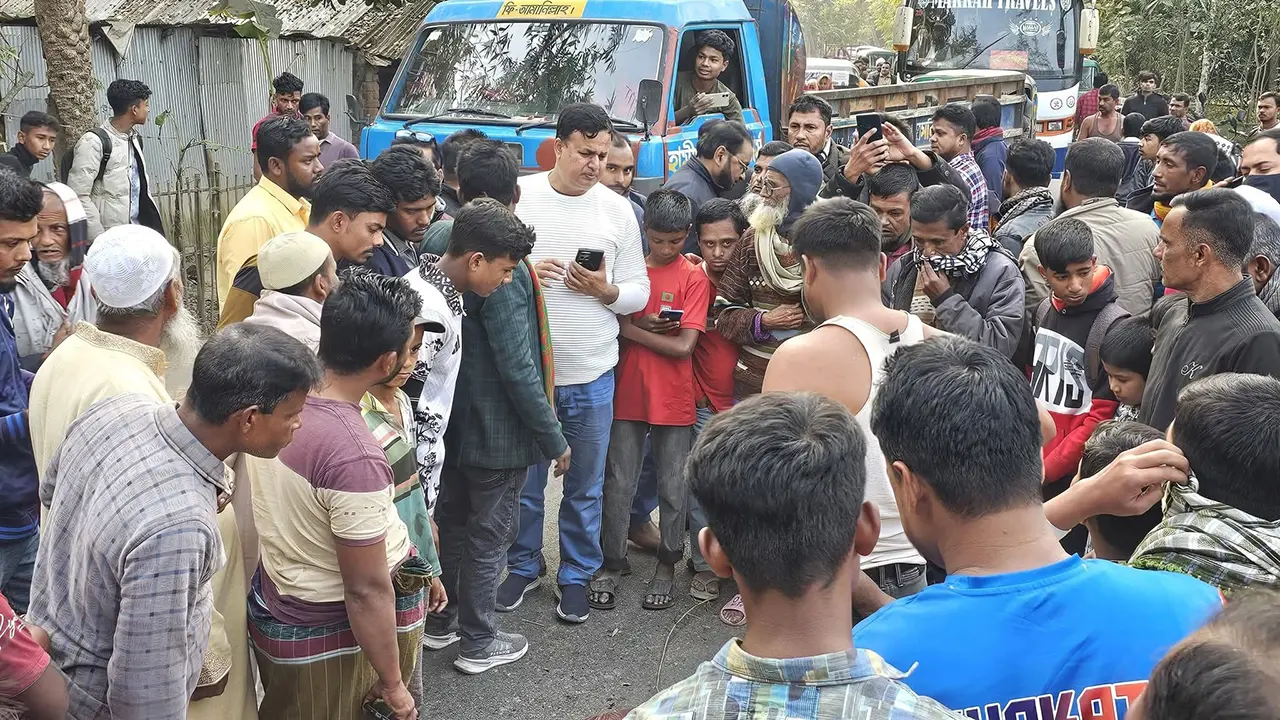 বগুড়ায় ট্রাক-মোটরসাইকেলের সংঘর্ষে শিক্ষক নিহত