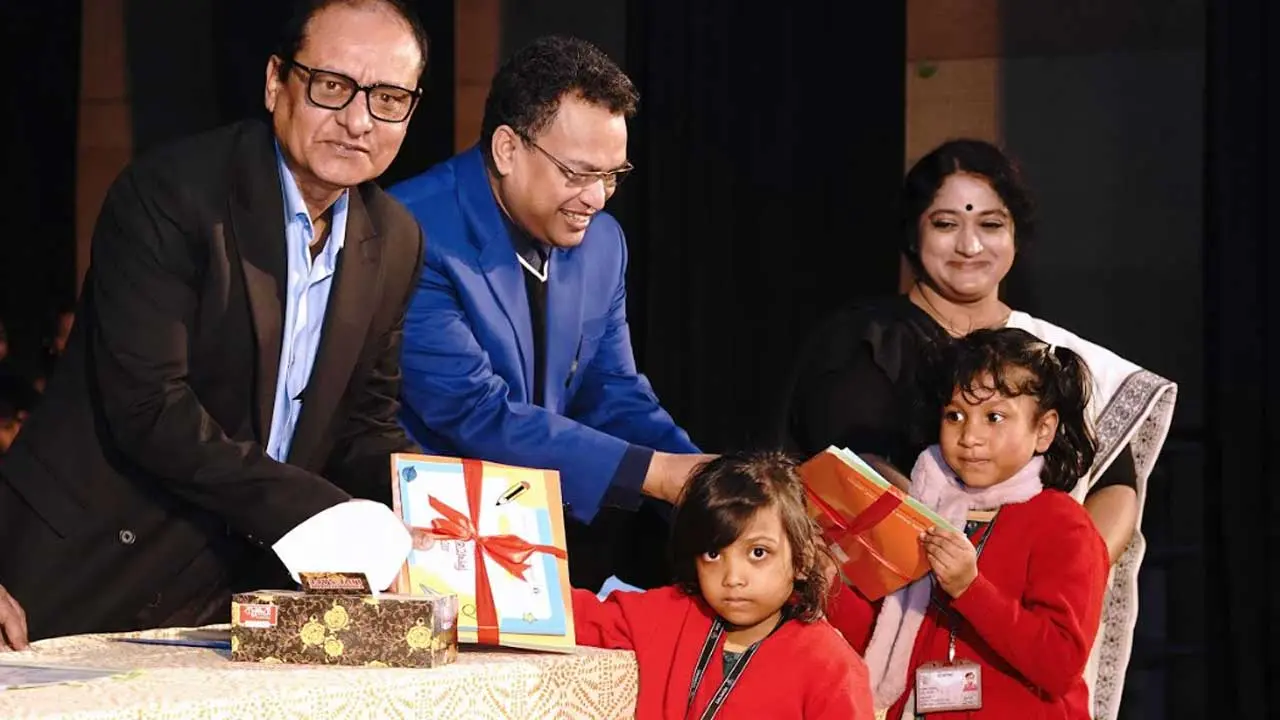 বছরের প্রথম দিনেই প্রাথমিকের শিক্ষার্থীরা শতভাগ বই পেয়েছে