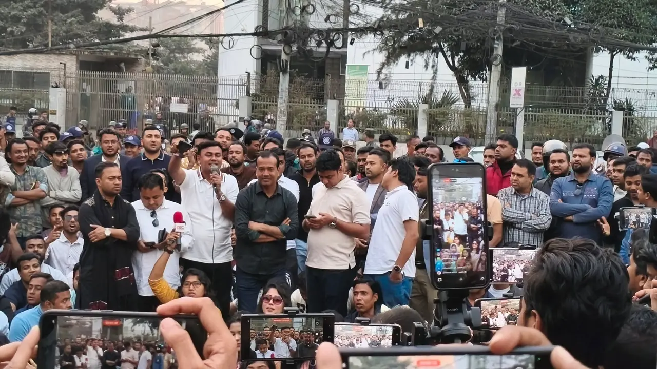 আর কোনো মবস্টারকে সচিবালয়ে দেখলে ঠ্যাং থাকবে না