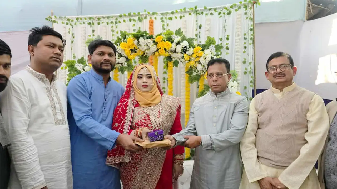 শহীদের মেয়ের বিয়েতে উপহার পাঠালেন তারেক রহমান