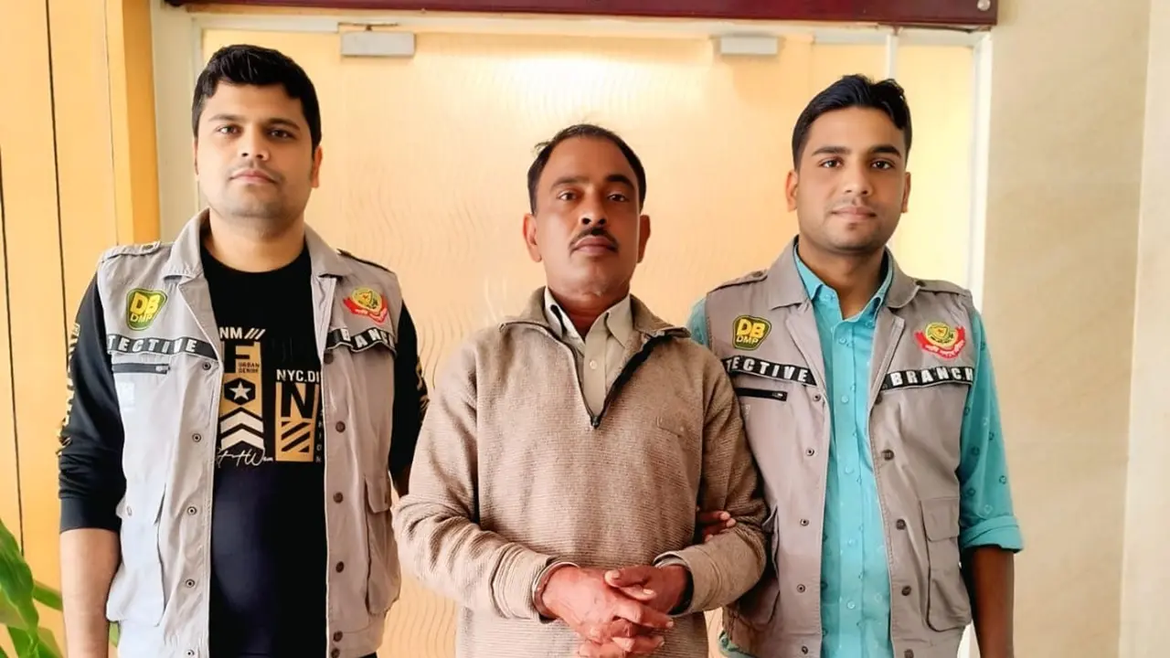 ঢাকায় বাসে তল্লাশি করে মিলল দুটি বিদেশি পিস্তল ও ২১ রাউন্ড গুলি