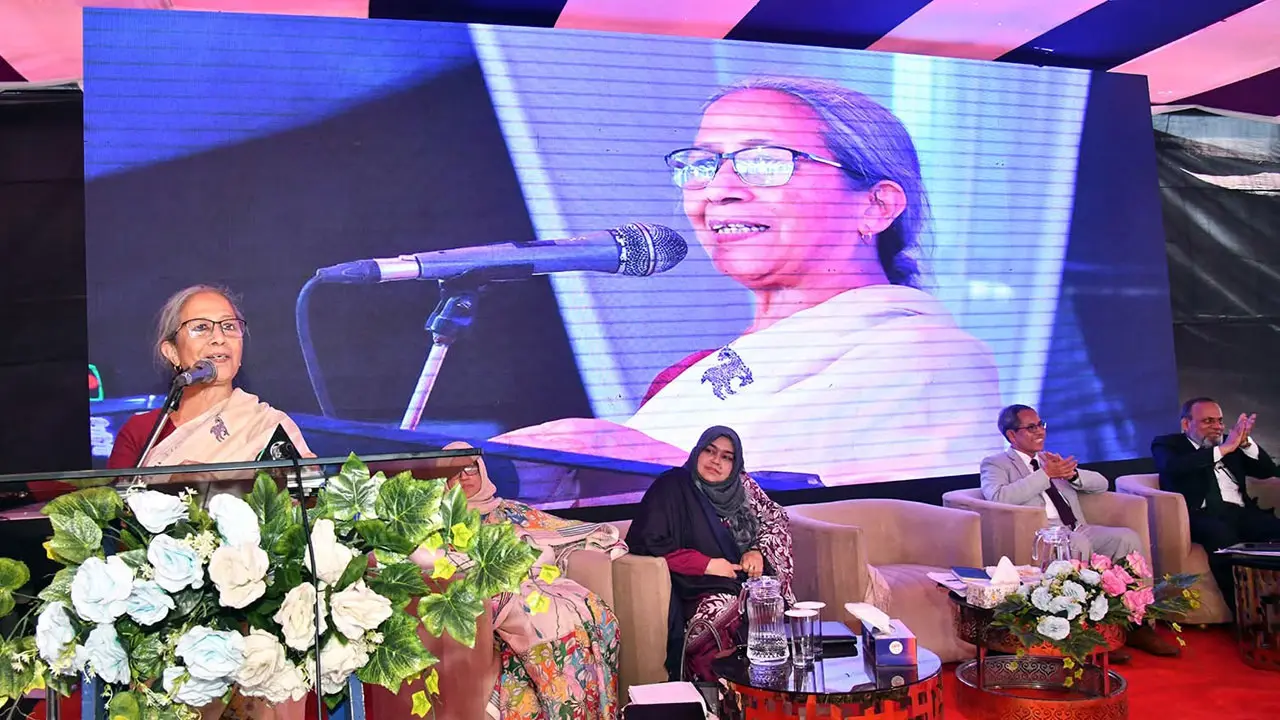 তরল দুধের উৎপাদন বাড়াতে উদ্যোগ নিতে হবে : উপদেষ্টা ফরিদা