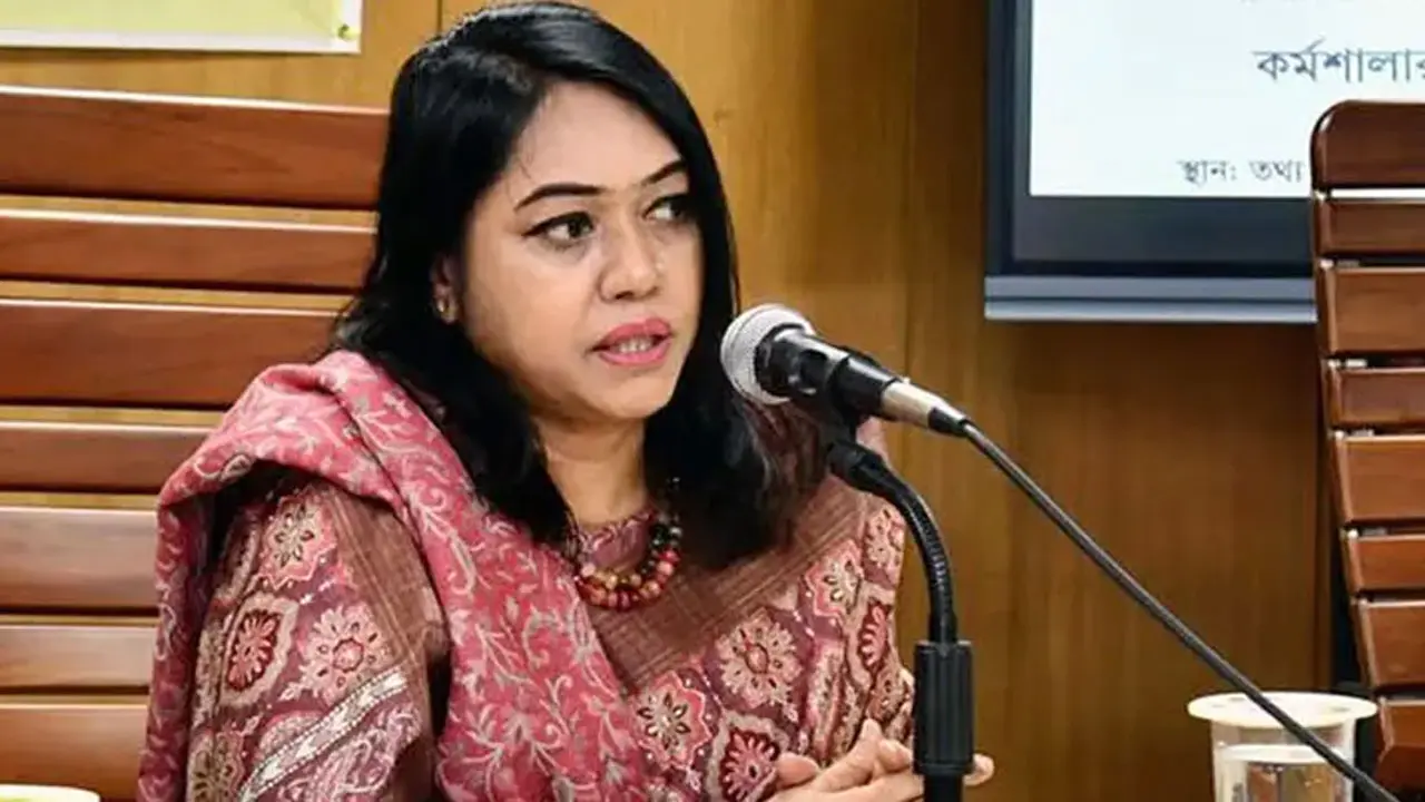 গুজব ও অপতথ্য রোধে গণমাধ্যমকর্মীদের ভূমিকা অপরিহার্য : তথ্য সচিব