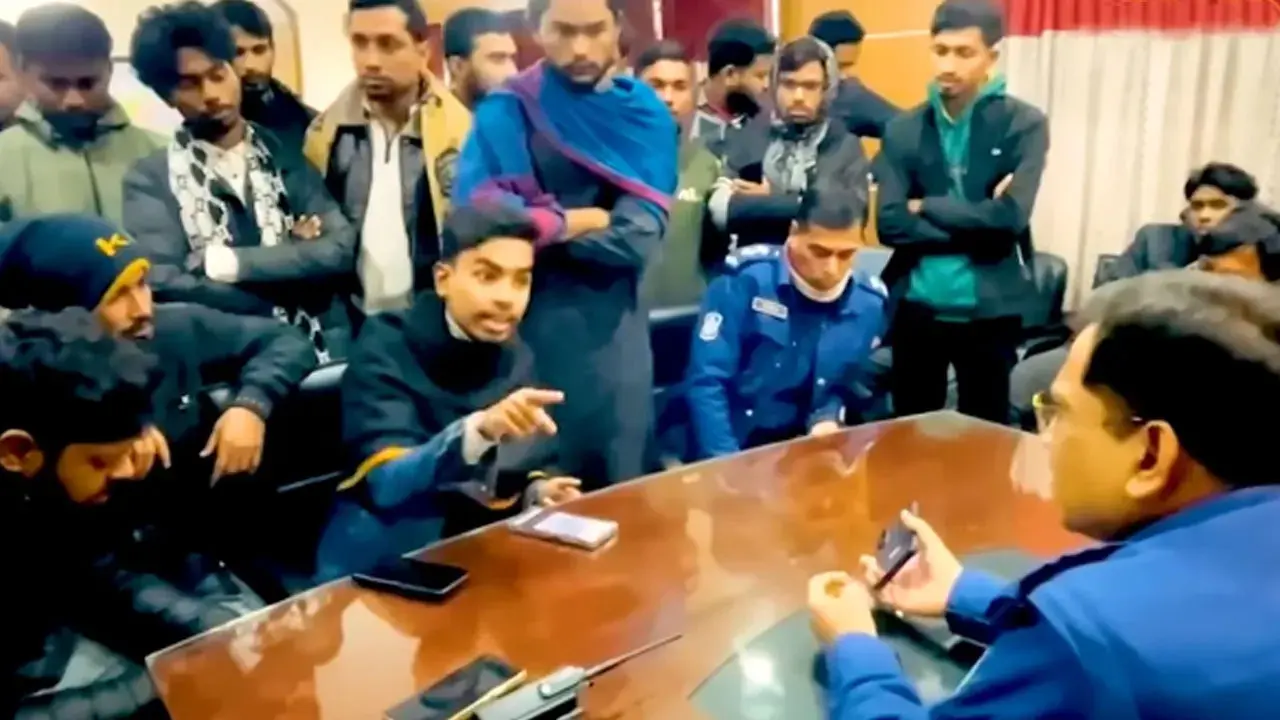 থানায় বসে ওসিকে হুমকি, বৈষম্যবিরোধী আন্দোলনের সেই নেতা আটক