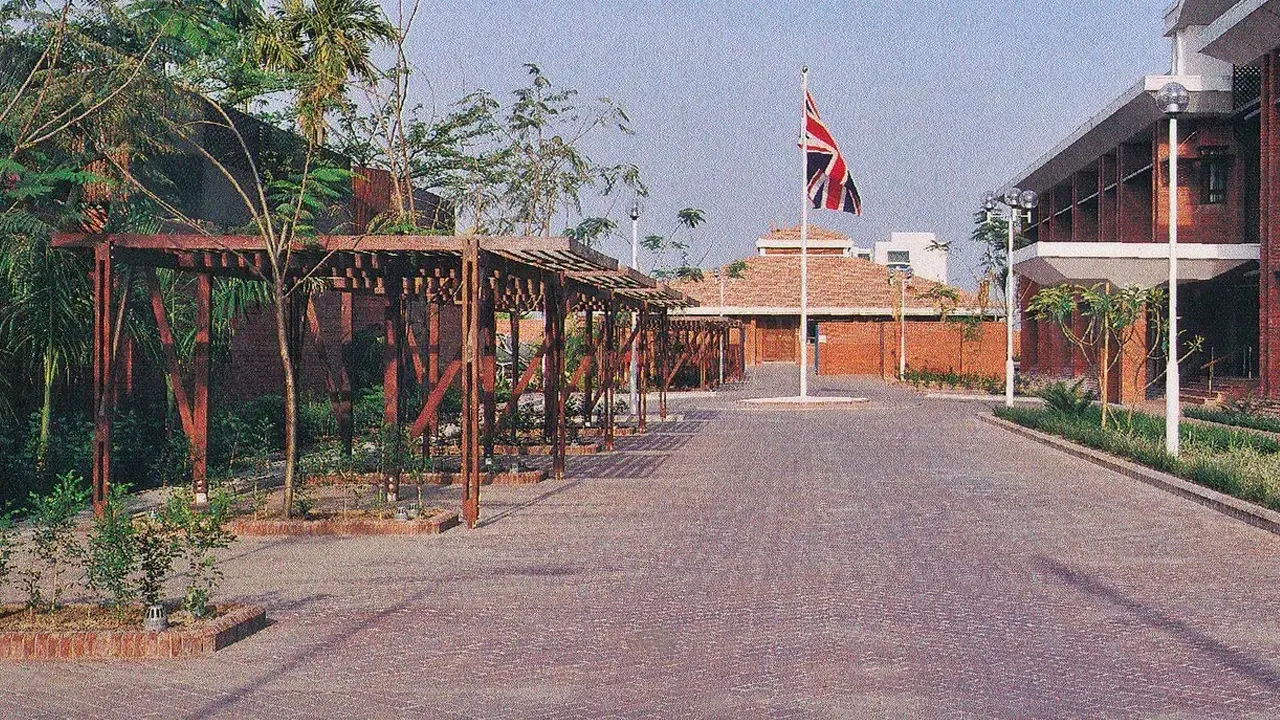 ফেব্রুয়ারিতে নির্বাচন : নাগরিকদের ভ্রমণ সতর্কতা দিল যুক্তরাজ্য