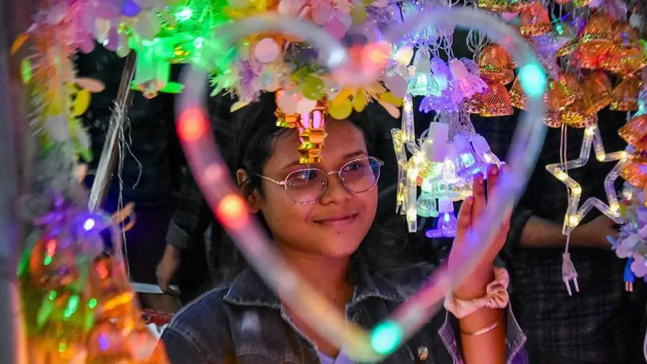 প্রবৃদ্ধির চাকচিক্যের আড়ালে বড় চ্যালেঞ্জের মুখে ভারত