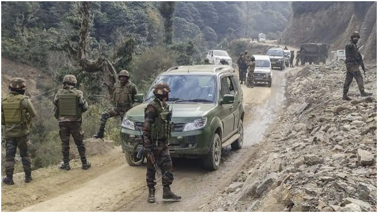 কাশ্মিরে ভারতীয় ১০ সৈন্য নিহত
