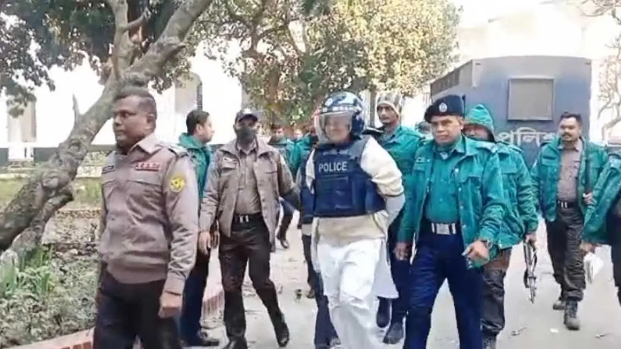 মানবতাবিরোধী অপরাধ : ইনুর বিরুদ্ধে সাক্ষ্য দিচ্ছেন কনস্টেবল মাসুদ