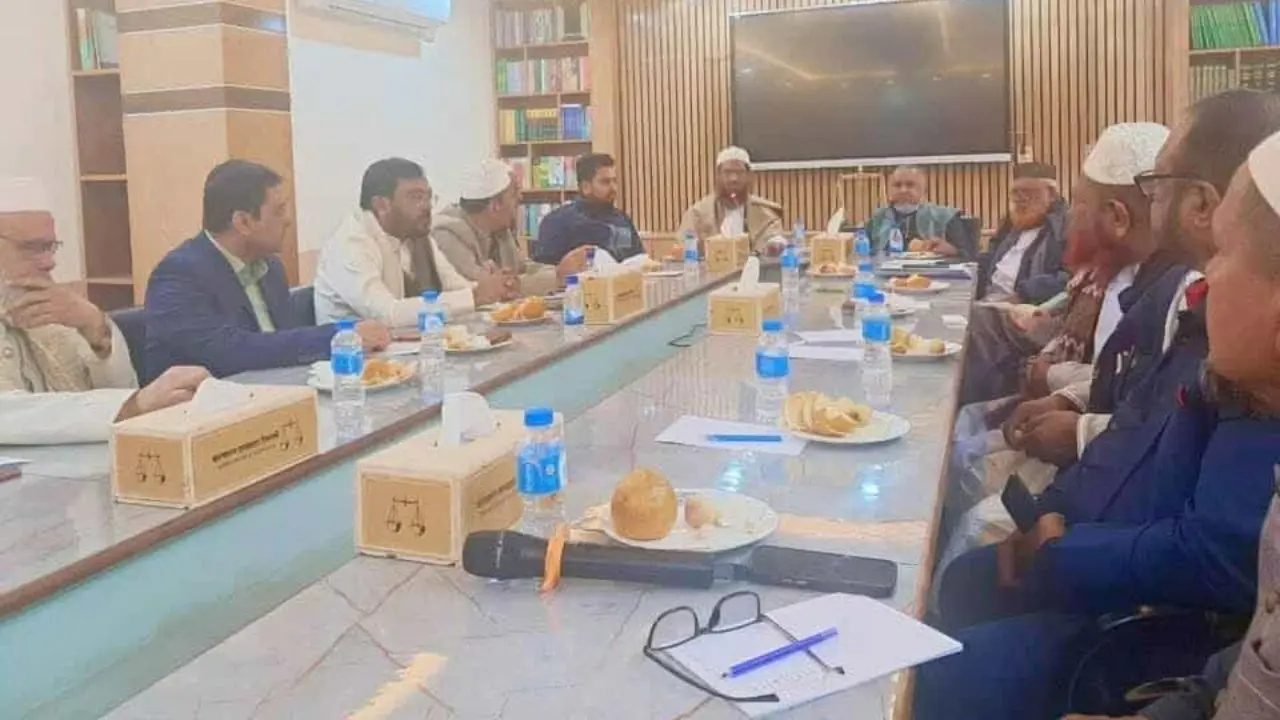 নেই ইসলামী আন্দোলন, জামায়াত কার্যালয়ে জরুরি বৈঠকে জোটের শীর্ষ নেতারা