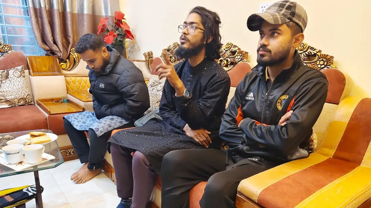 খুলনায় যুবলীগ নেতার বাড়িতে চাঁদা দাবির অভিযোগ, আটক ৩