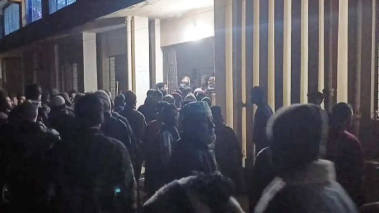 জলমহাল দখল নিয়ে বিএনপি-ছাত্রদল সংঘর্ষ, আহত ৪