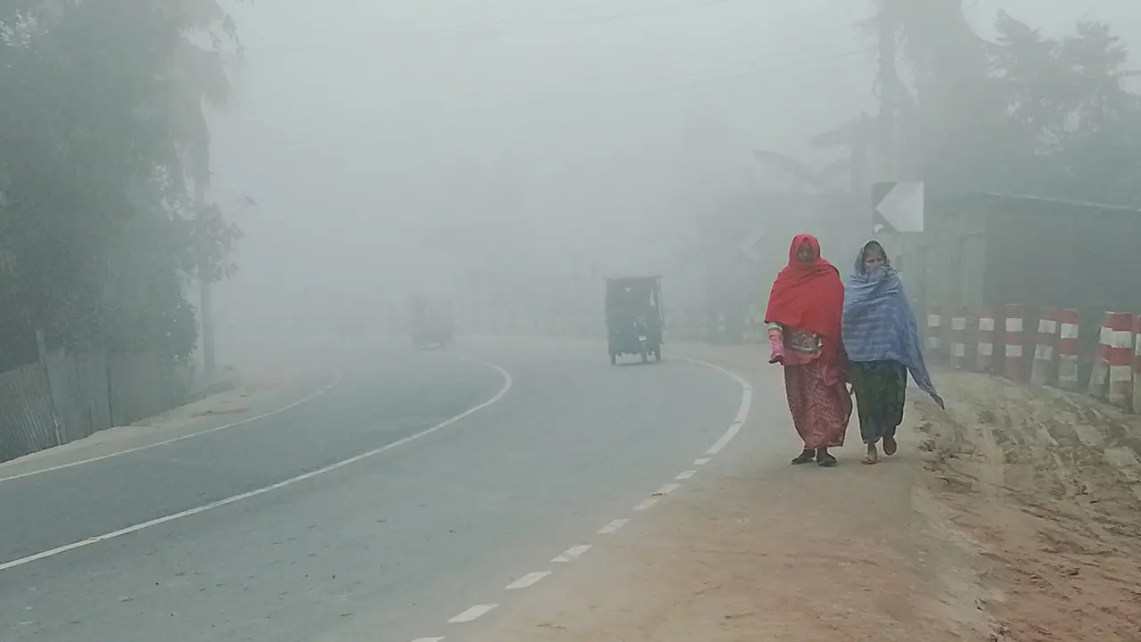 ঘন কুয়াশা ও শৈত্যপ্রবাহে স্থবির কুড়িগ্রামের জনজীবন